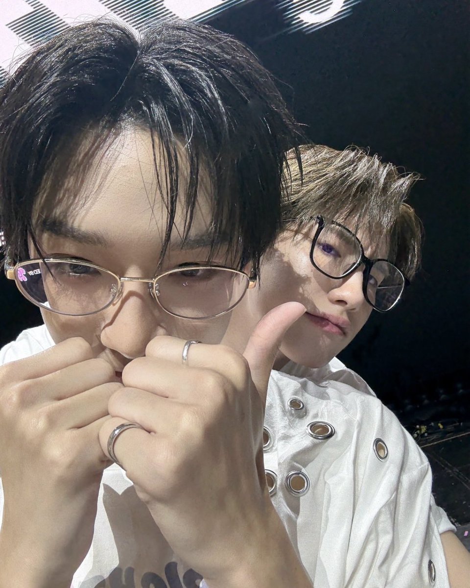 PHUTATCHAI_TH's tweet photo. (📱💖) — PHUTATCHAI IG UPDATE 

💭: ทรงลุง มีพุงมาละครับ
        light as one di wa🤟🏻✨

📅 : 29 Jul 2026

#PHUTATCHAI @phutatchai 
#BUS_LIGHTASONE
#BUSbecauseofyouishine https://t.co/EYDvZyXsuq