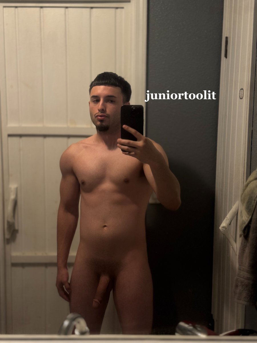 juniortoolit's tweet photo. Empty my balls so I can go to sleep..🥴💦
#bigdick #horny #bwc #hung #content #nsfw #rt #solo https://t.co/OoVG3XWzwo