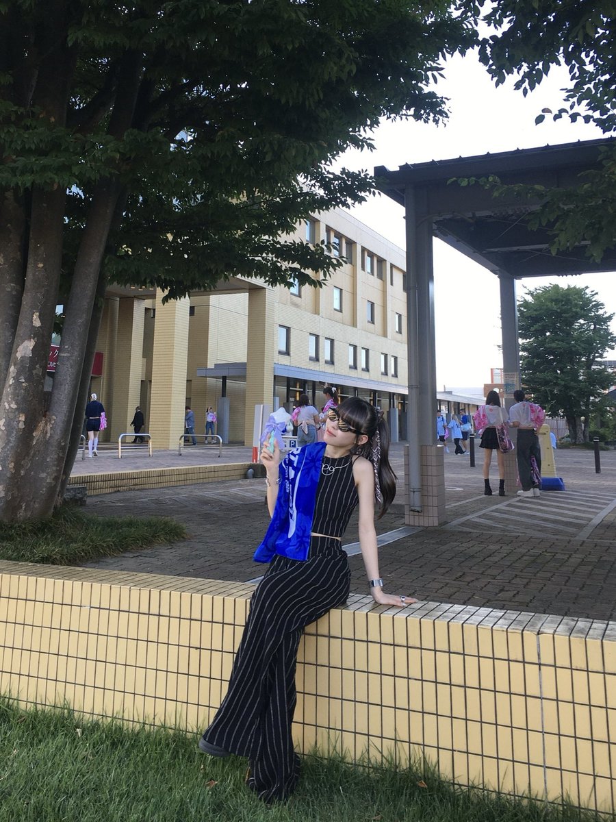 _mi0na__'s tweet photo. HEART BEAT TOUR 石川福井🌺
LIVE仕様のハイビスカスセルフネイルがお気に入り🪼✨
私のツアーはこれで終わり🥹
今回もカナやんとっても可愛かった🩷🩵

 #西野カナ  #HEARTBEAT https://t.co/DCdxHN4sZ4