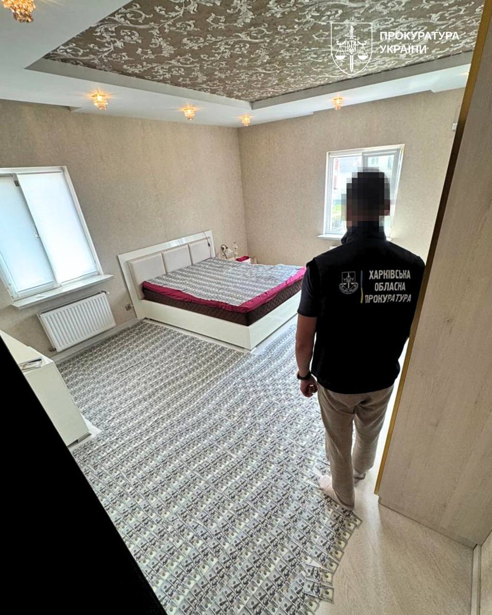 Panchenko_X's tweet photo. Room is in dollars.

Doctors who helped Ukrainians avoid mobilization were arrested. They didn’t share with Zelensky’s office.

Under threat of death, about $2 BILLION in cash is being collected from Ukrainians IN A YEAR.

That’s more than Ferrari’s profit.

Do you think these people want the war to end?

We’re selling apartments and cars just to survive.