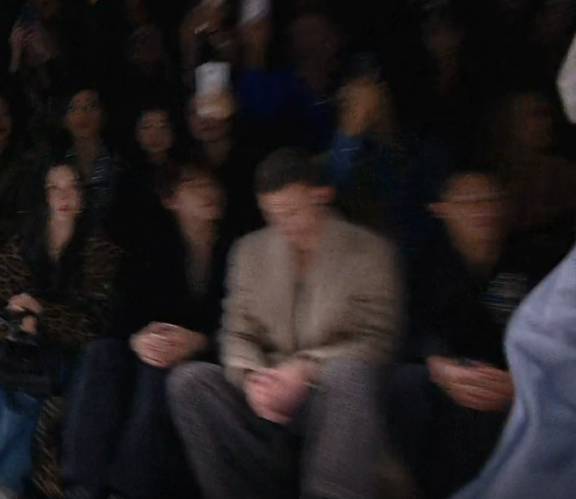 MEISTRIA's tweet photo. GUYS I FOUND HIKARU IN THE DEVIL WEARS PRADA 2!!!!! https://t.co/q82Vrk3QCk