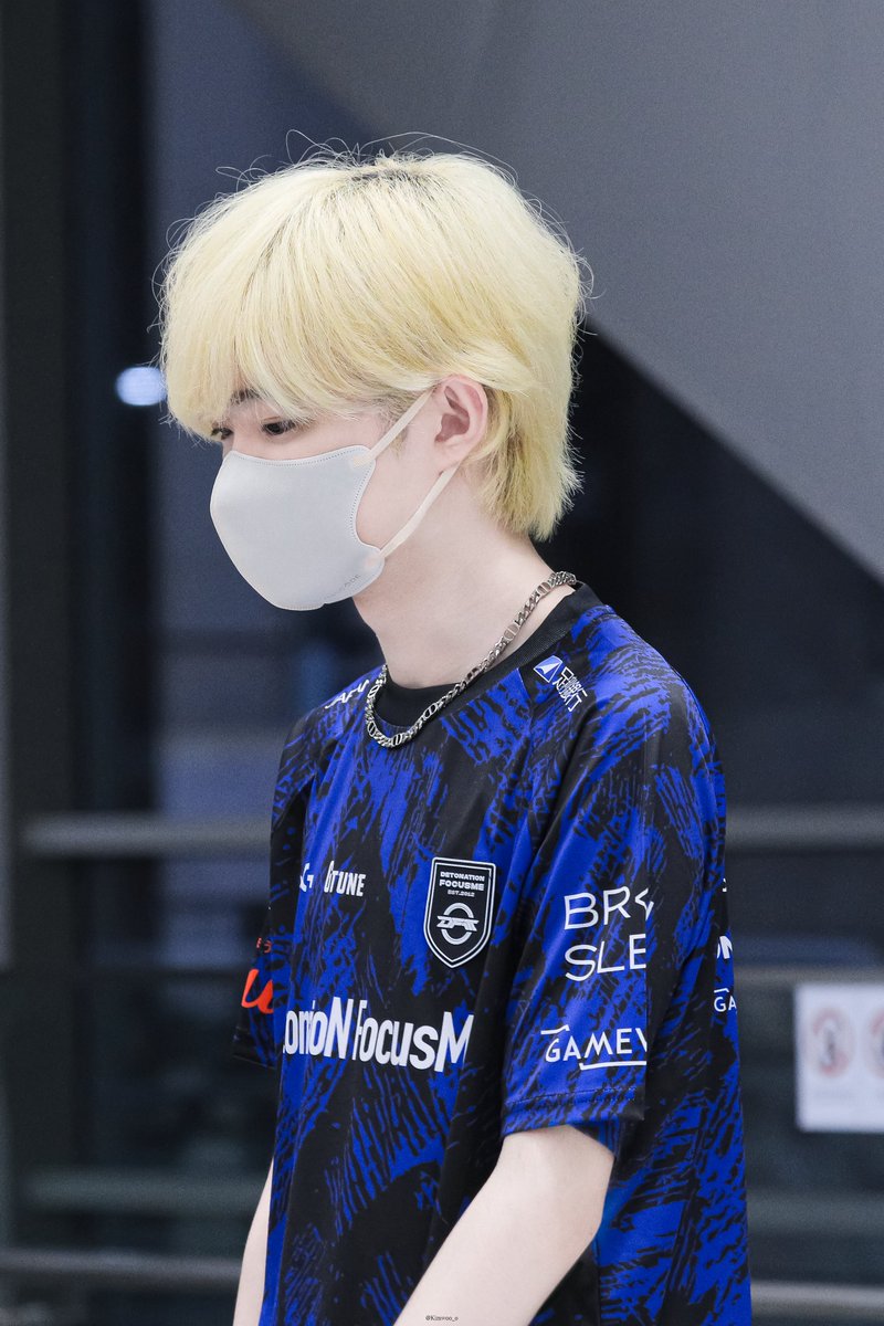 kimwoo_o's tweet photo. #Meiy
😷😢 https://t.co/dubm1VplAI