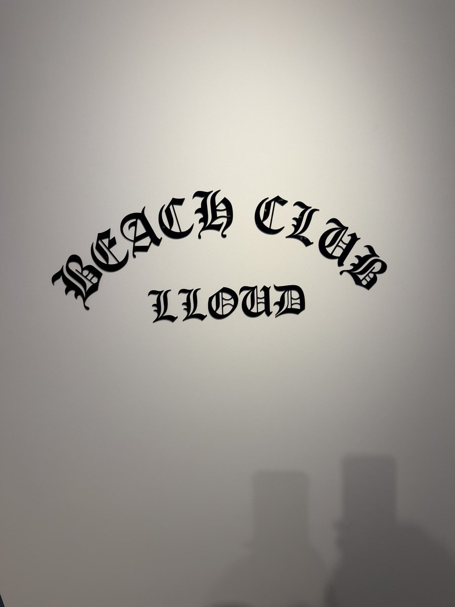 pricha_phiml's tweet photo. #LLOUDBEACHCLUB_BANGKOK
อดไม่ได้คับ มาซื้อเสื้อตัวนี้คับ เข่าอ่อนคับ บอกว่าพักคับไม่เอาคับ แต่มีคนออกตัวให้คับ ได้แล้วคับ สบายใจคับ Happy คับ https://t.co/5l9lRVuL6k