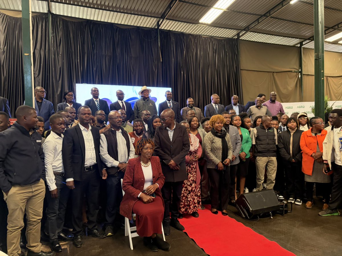 AMAofficial_zim's tweet photo. #Happeningnow

Our CEO, Alice Mapfiza, is representing the Agricultural Marketing Authority as a panelist at today’s public lecture on “Smart Harvest, Resilient Nation: Agriculture as Zimbabwe’s Climate and Economic Shield.”

@HeraldZimbabwe 
@MoLAFWRD_Zim https://t.co/h5ukiMfp72