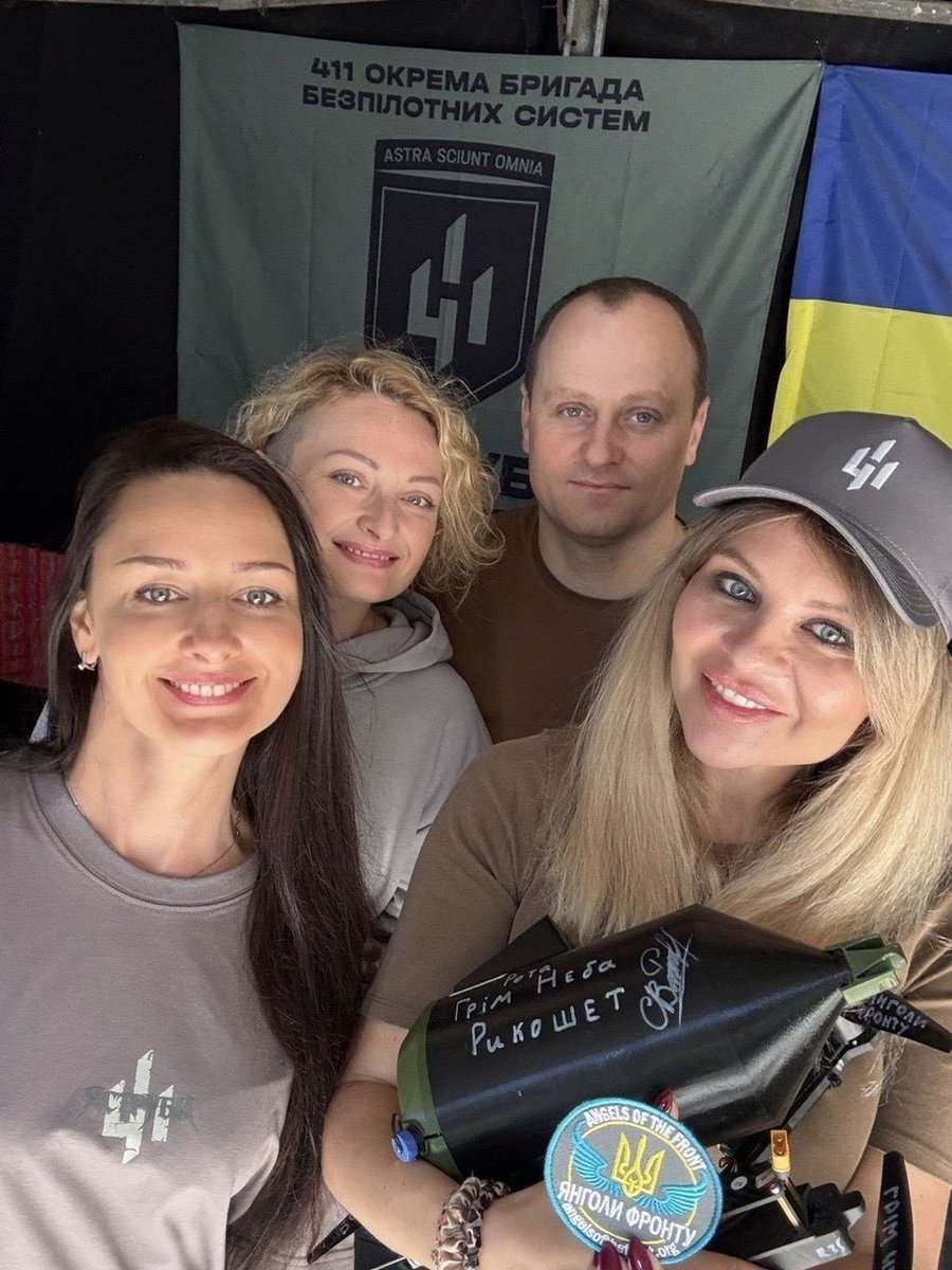 AngelsFrontUA's tweet photo. 🦅 We met with our friends from the #411th_Brigade #Hawks 🇺🇦.
We were truly inspired by the dedication of the soldiers serving in this unit. Each of them consciously chose to serve with the Hawks. We are proud of them and deeply grateful for their protection and for the warm welcome.
Meetings like these inspire us to keep moving forward, no matter how difficult things may be. Please continue to support Ukraine’s Defenders. Thanks to them, we have our lives and our country 💙💛.
🔗 https://t.co/gdoArCgkYW
🌐 https://t.co/4doHkxNewN