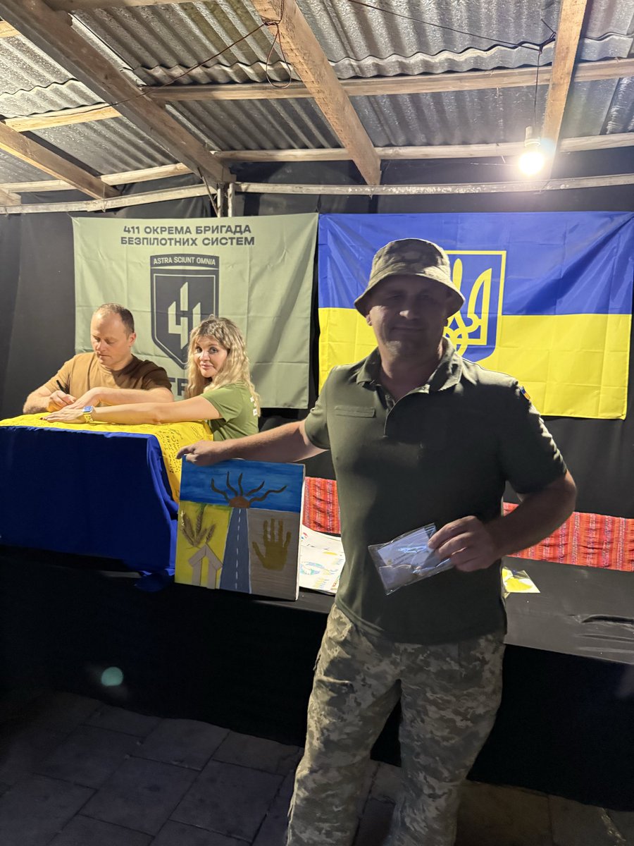 AngelsFrontUA's tweet photo. 🦅 We met with our friends from the #411th_Brigade #Hawks 🇺🇦.
We were truly inspired by the dedication of the soldiers serving in this unit. Each of them consciously chose to serve with the Hawks. We are proud of them and deeply grateful for their protection and for the warm welcome.
Meetings like these inspire us to keep moving forward, no matter how difficult things may be. Please continue to support Ukraine’s Defenders. Thanks to them, we have our lives and our country 💙💛.
🔗 https://t.co/gdoArCgkYW
🌐 https://t.co/4doHkxNewN