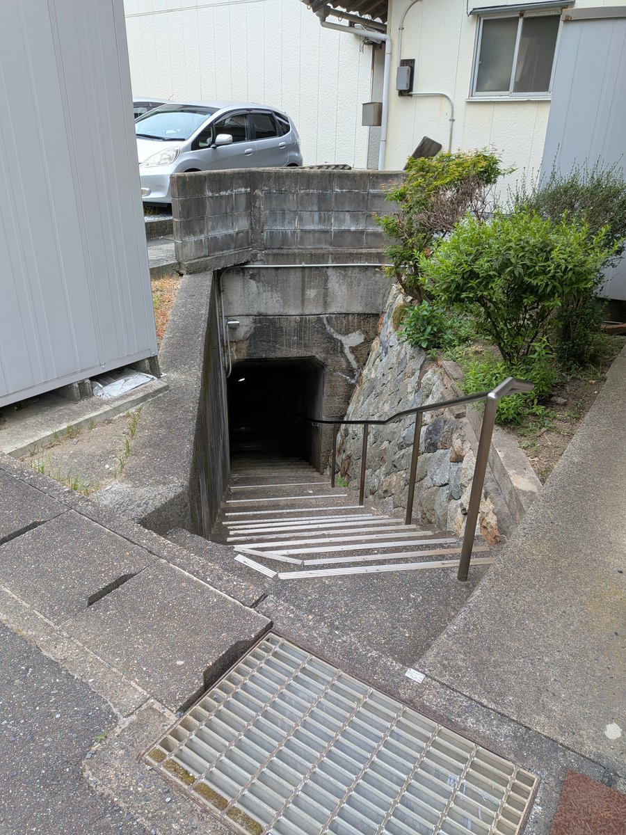 oki0930goka2's tweet photo. 岡見駅近くの地下道入口。どこに通じているのか入れば良かった。 https://t.co/7zppBgSeA6