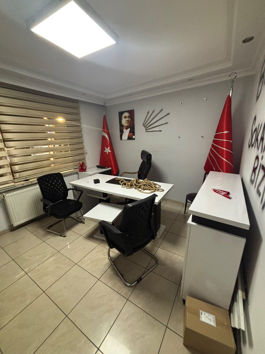 mymustafayavuz's tweet photo. 📌CHP Mamak İlçe Başkanlığını bu hâle getirenler, asıl hain sizlersiniz. 

Yeni partinizde pisliğinizde boğulun. https://t.co/C5RxyLTflq