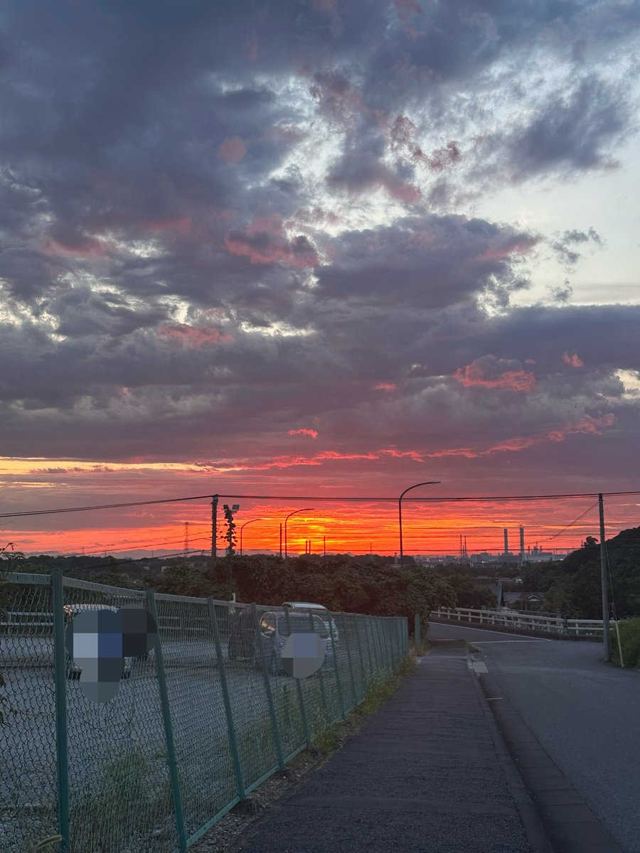 loveNissy's tweet photo. 綺麗な空
久しぶりに明るい時間に帰れると���普段見れない景色が見れていいなぁ～ https://t.co/7RqVNG6mOL