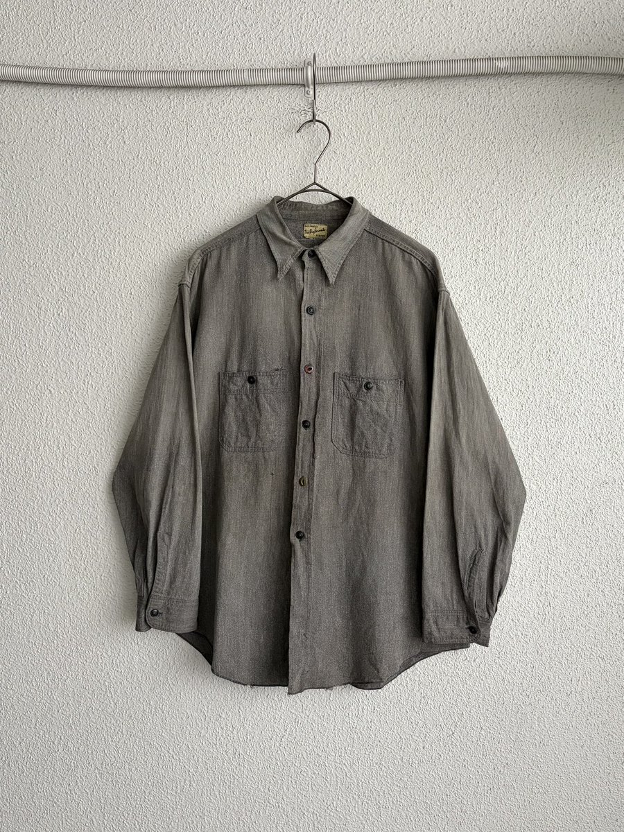 ooooo_sendai's tweet photo. 🇺🇸🇺🇸🇺🇸✈︎✈︎✈︎🇯🇵🇯🇵🇯🇵

💥 アメリカ買付新商品大量入荷💥

1940s-1950s "The Big Favorite"
Black Chambray Shirt

商品のお問い合わせはDMにて承ります✔︎ https://t.co/lxDskkZym4