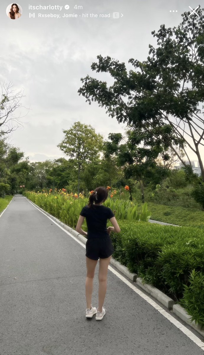 EngLotCruise's tweet photo. ใส่ชุดดำไปวิ่ง แปลว่า …. 🤭🤭

#CharlotteAustin #ชาล็อตออสติน https://t.co/Rp0GYNSpdZ