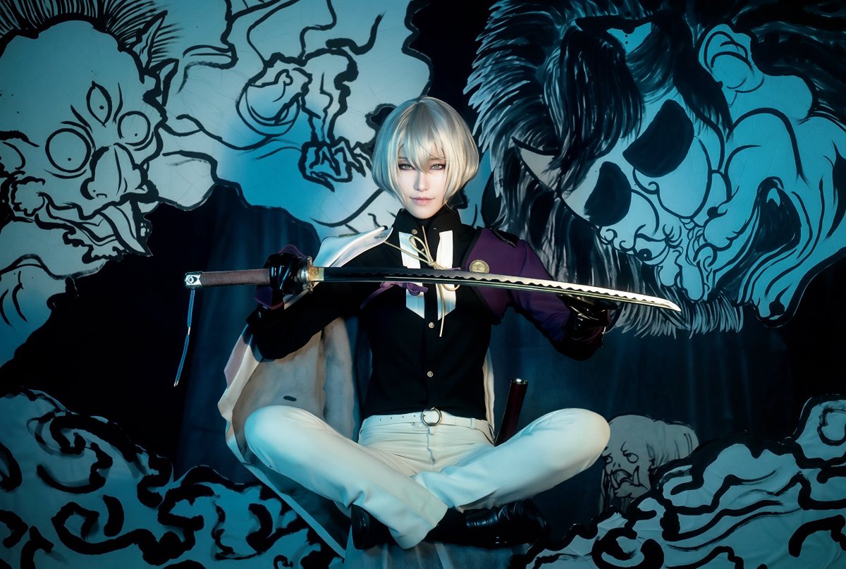 shishicura's tweet photo. 百鬼夜行👹

背景の妖怪たちや布の柄も全て作って撮影して頂きました https://t.co/WSZTmH08xF