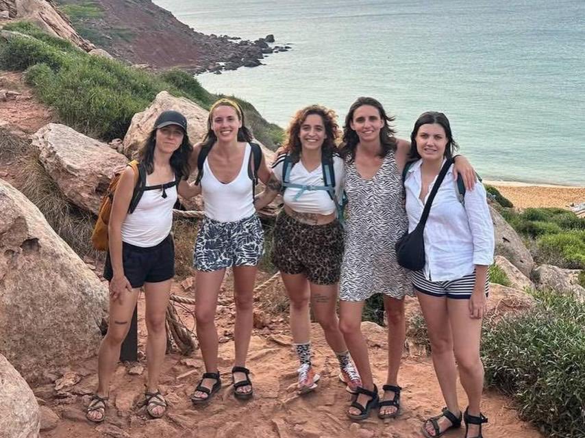 Anonymous_TA's tweet photo. Irene Montero “El Turismo MATA”

Irene Montero y su chupipandi en la MEJOR cala de Mallorca https://t.co/CMfiQ7fRbZ
