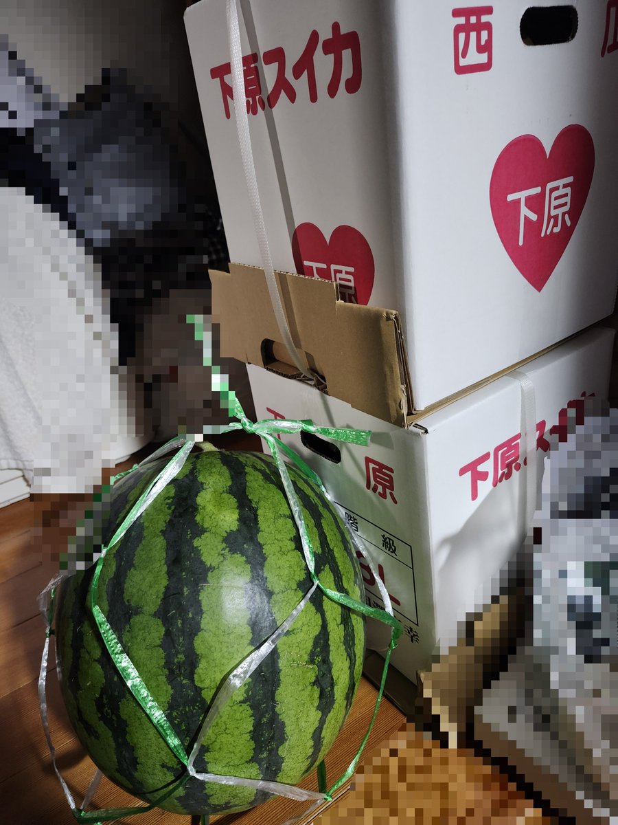 sisui0814's tweet photo. スイカが3玉…
どう消費しよう… https://t.co/92uDaGaewK