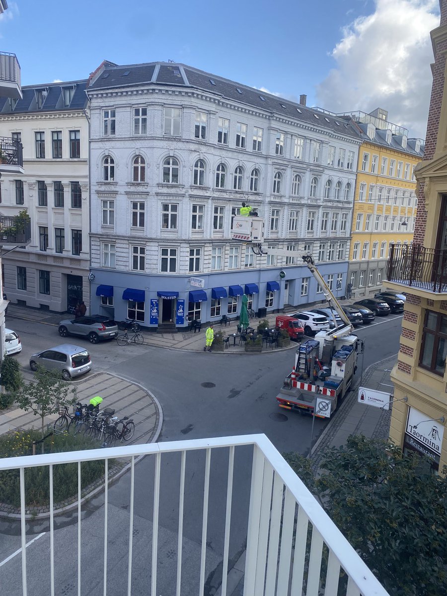 LaurentBibas's tweet photo. Retour difficile à Paris après les rues immaculées du Danemark https://t.co/JmQ3Y3XPR5