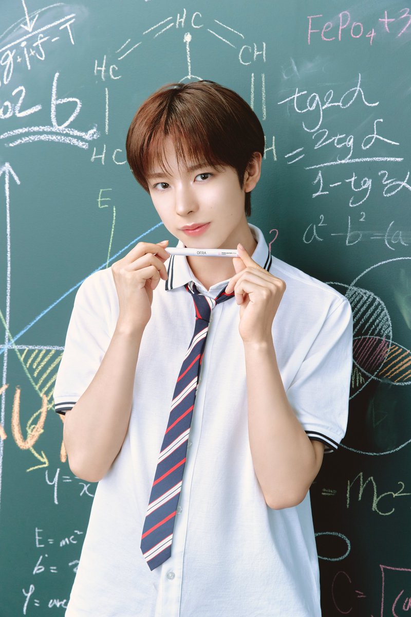 ofra_kr's tweet photo. NCT WISH 유우시의 하이라이터 스틱은?
화이티쉬 듀오크롬 핑크빔 「𝐂𝐥𝐨𝐮𝐝 𝟗」

빈틈 없이 부드럽게 밀착되는 컬러빔-*•.✦

#OFRA #NCTWISH #하이라이터스틱 https://t.co/F6XNRHEYOa