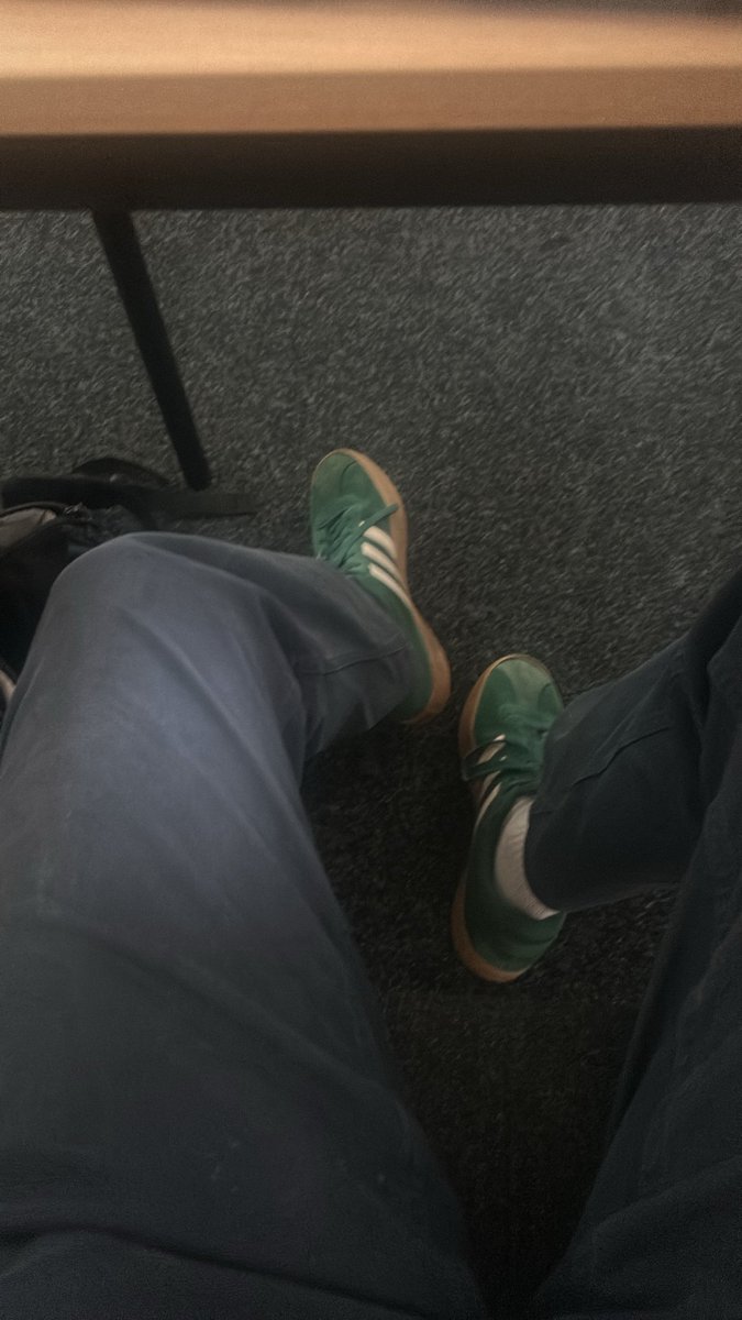 Masterlolo07's tweet photo. Wich faggot wants to be put in its Place while i‘m in class? 
#findom #teenmaster #paypig #zahlsklave #geldherr #twink https://t.co/Au3JuqpEoo