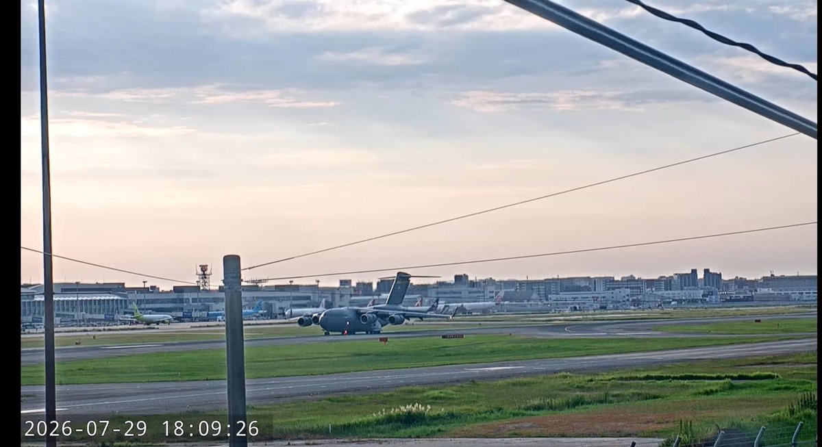 4iuv3KDdMn1YDx5's tweet photo. 🇺🇸米軍基地に
グローブマスター飛来
#福岡空港ライブカメラ
#福岡空港
#FukuokaAirport
#Globemaster https://t.co/C10g9llJJ7