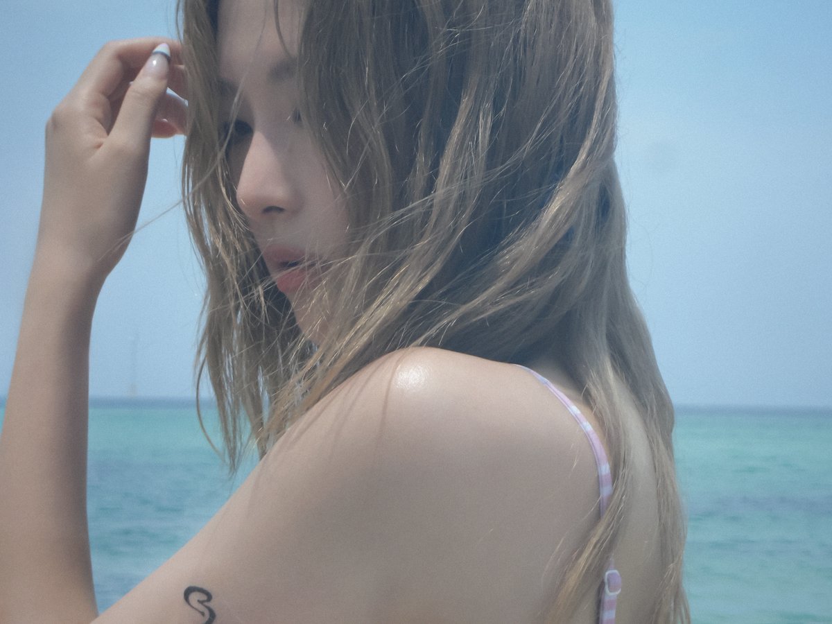 RVsmtown's tweet photo. 안녕 여름
 
#RedVelvet #SEULGI
#VelvetSummer #RedVelvet_VelvetSummer https://t.co/L2JXiNrsZE
