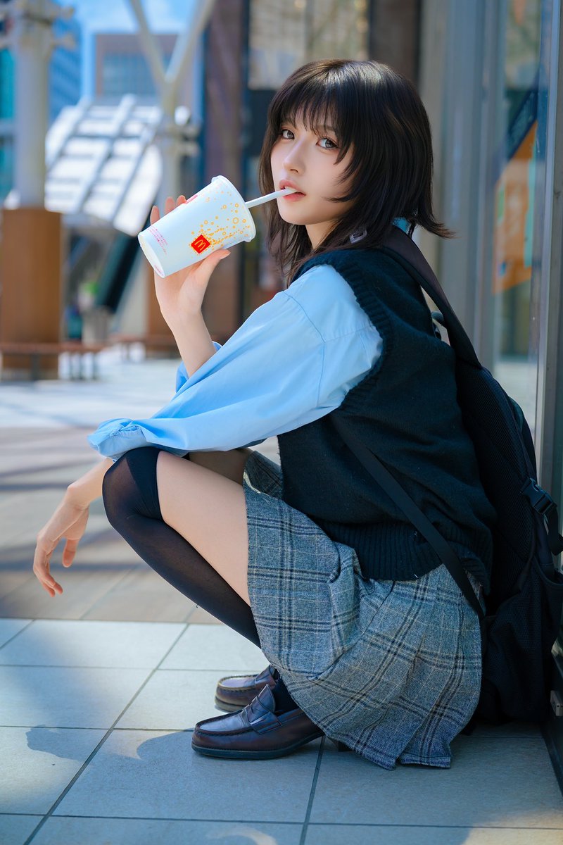 gumin_0724's tweet photo. ウルフヘアのダウナー系JK https://t.co/MDEgZFyYEu