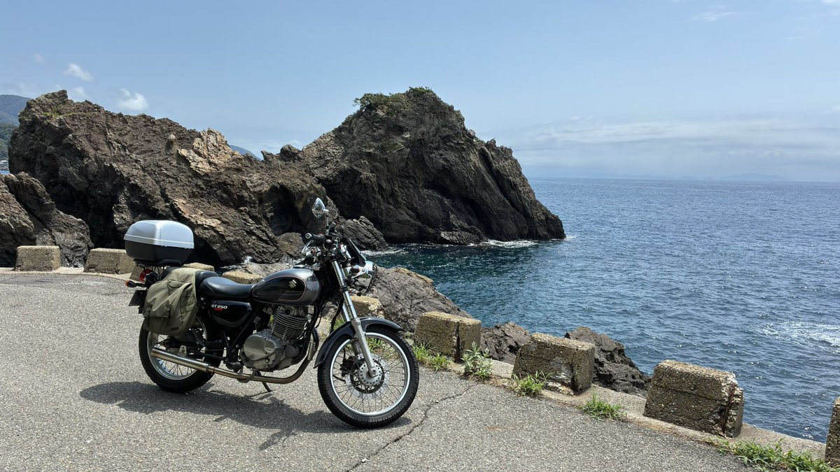 almondtt's tweet photo. 敦賀湾端の大比田海岸と越前町梅浦のあたりで。
 #st250e
 #越前海岸 https://t.co/yRVV0fHvhU