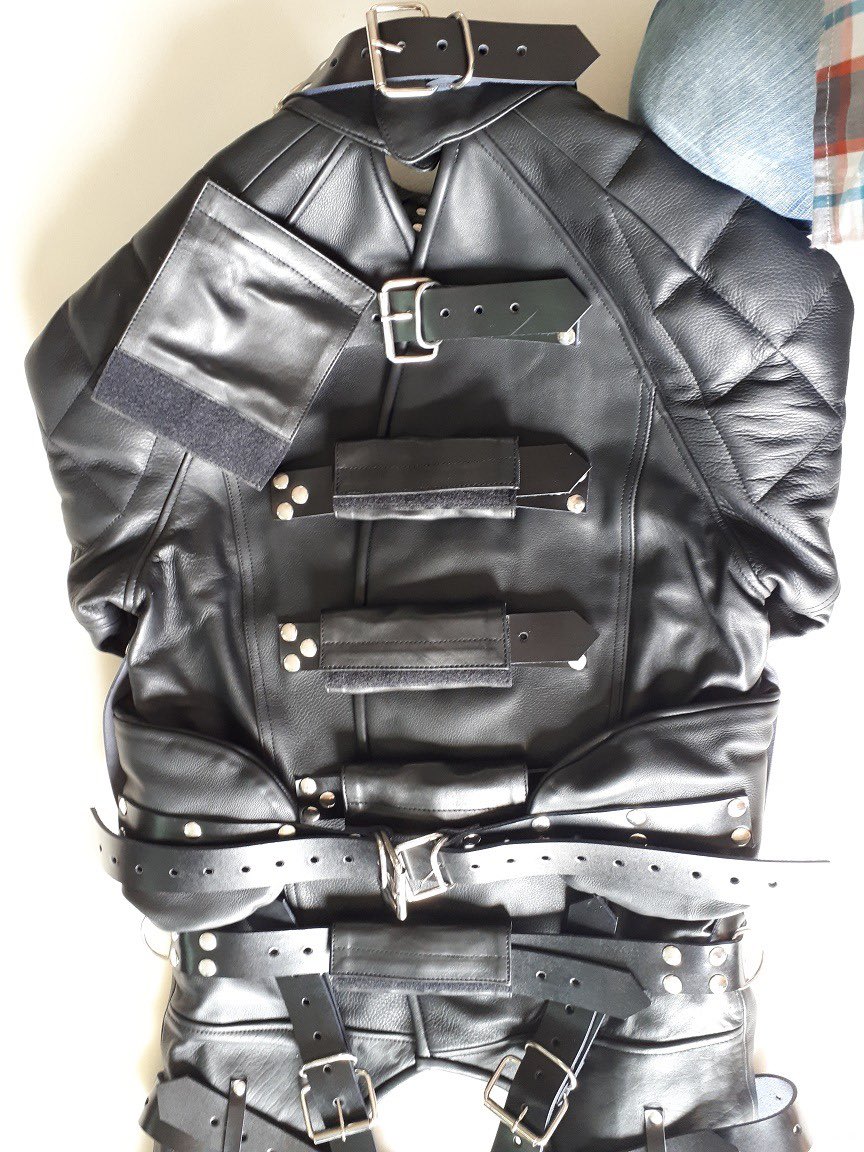 LeatherPrison's tweet photo. A reminder that custom enquiries are always welcome.

Many of our favourite projects began with a conversation; if you have an idea, get in touch.

https://t.co/sVB2JIQFON

#LeatherPrison #BuiltToBind #CustomGear #LeatherWorking #MadeToOrder #LeatherCommunity https://t.co/DqvXGhPvvq