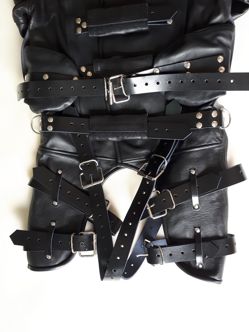 LeatherPrison's tweet photo. A reminder that custom enquiries are always welcome.

Many of our favourite projects began with a conversation; if you have an idea, get in touch.

https://t.co/sVB2JIQFON

#LeatherPrison #BuiltToBind #CustomGear #LeatherWorking #MadeToOrder #LeatherCommunity https://t.co/DqvXGhPvvq