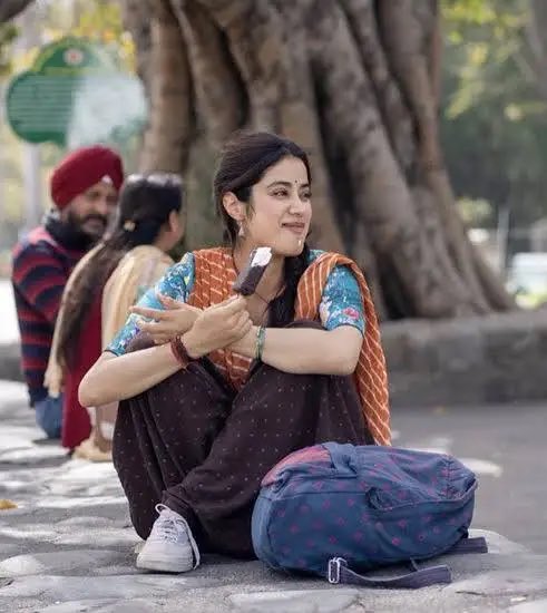 shanaticworld's tweet photo. Happy 4 Years To My Comfort Watch 😋
Janhvi was too too good in this ❤️‍🔥 

#JanhviKapoor #GoodLuckJerry https://t.co/19pQlYnmXg
