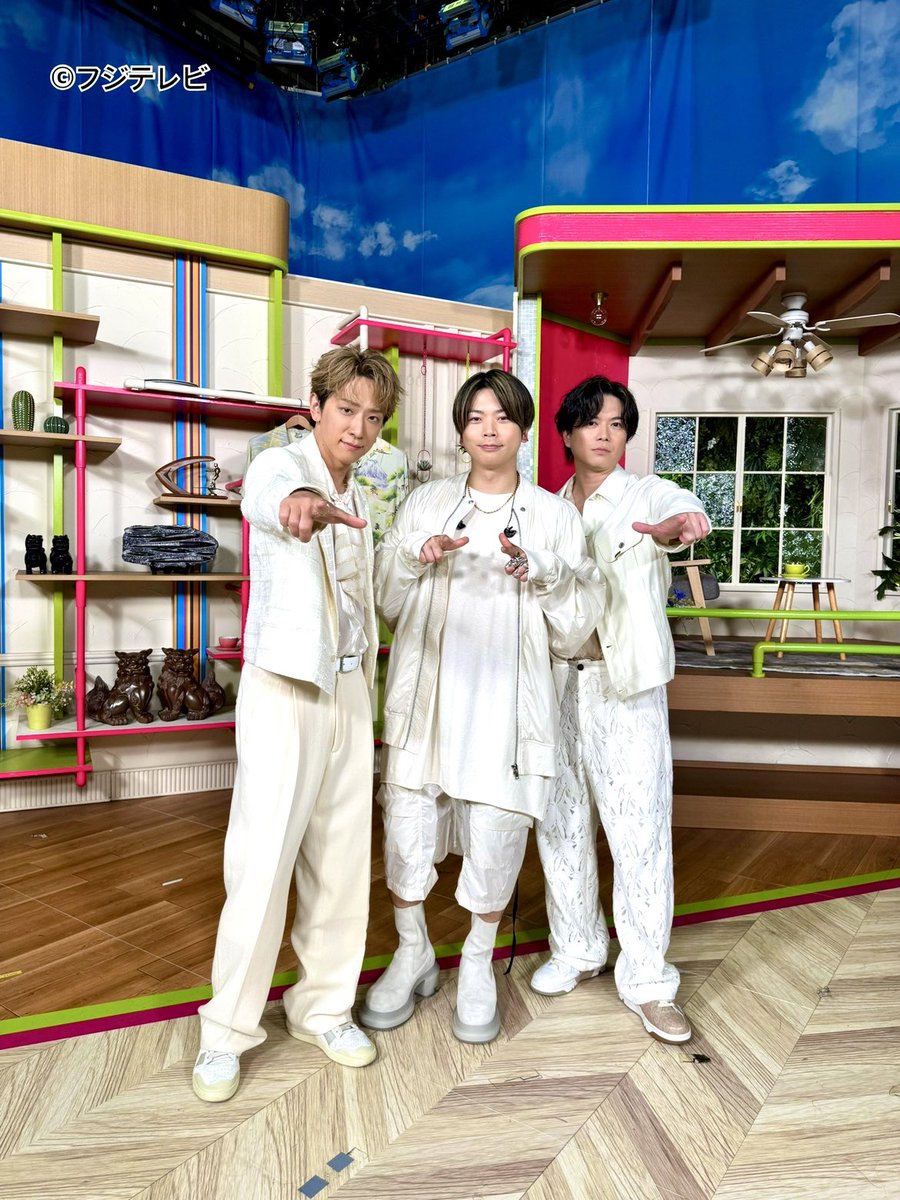 nonstop_fujitv's tweet photo. 🟢あす30日9時55分ごろ〜
【ノンストップ！タブロイド📷】

ニューアルバム「KMK」をリリースした
#NEWS を直撃💜💛💚

メンバーの好きなところを告白💌

これからの意気込みを「KMK」で
答えてもらいました🎤

@NEWS0915_music
#NEWS_KMK https://t.co/kwfTOvQmOP