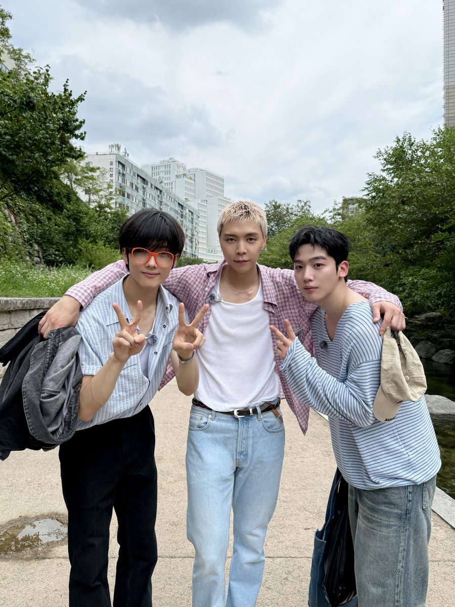 yellow_150725's tweet photo. 260729 쟈니's 쟌소리 

🤴x ③

#김요한 #KIMYOHAN
#쟌소리 https://t.co/8HBI1A5N2B