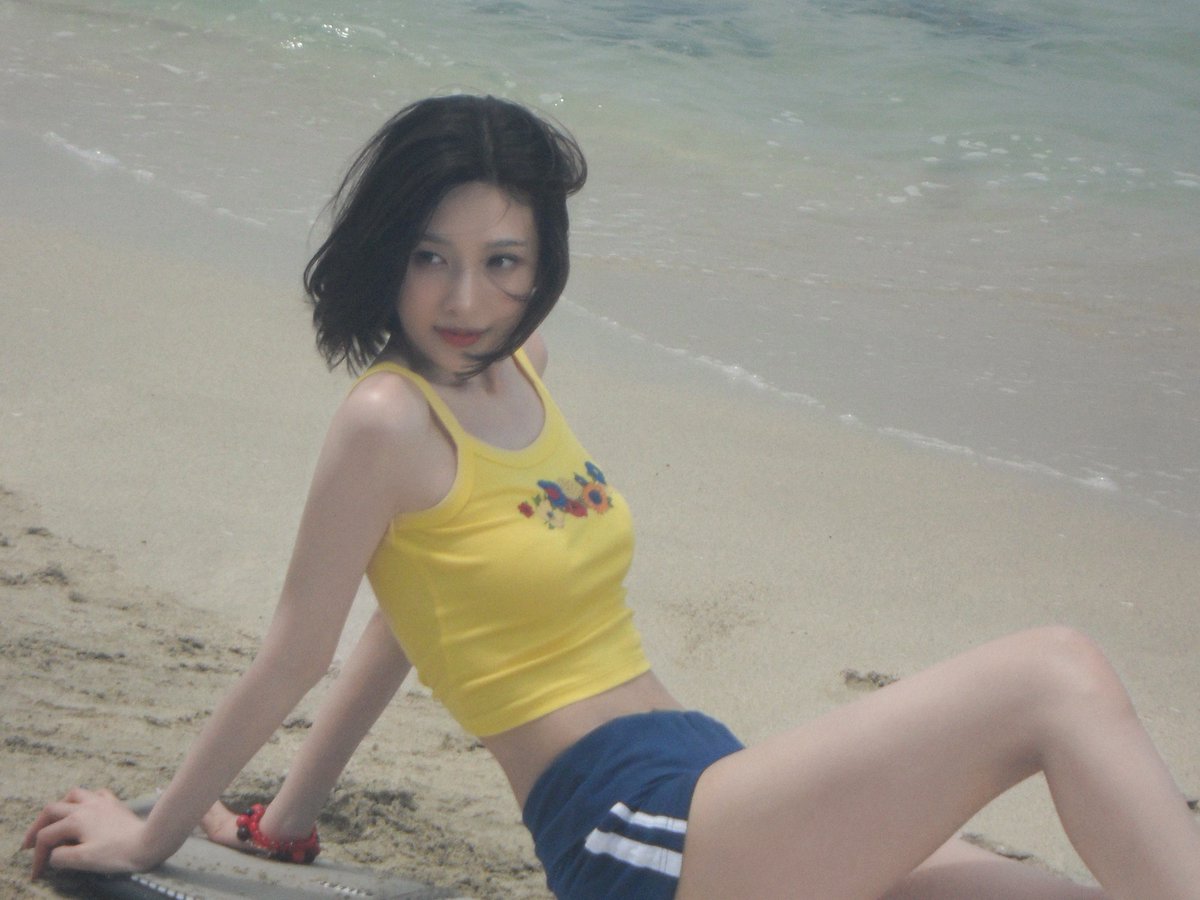 RVsmtown's tweet photo. 우린 지금 여름빛

#RedVelvet #JOY
#VelvetSummer #RedVelvet_VelvetSummer https://t.co/1OhXRgBmr6