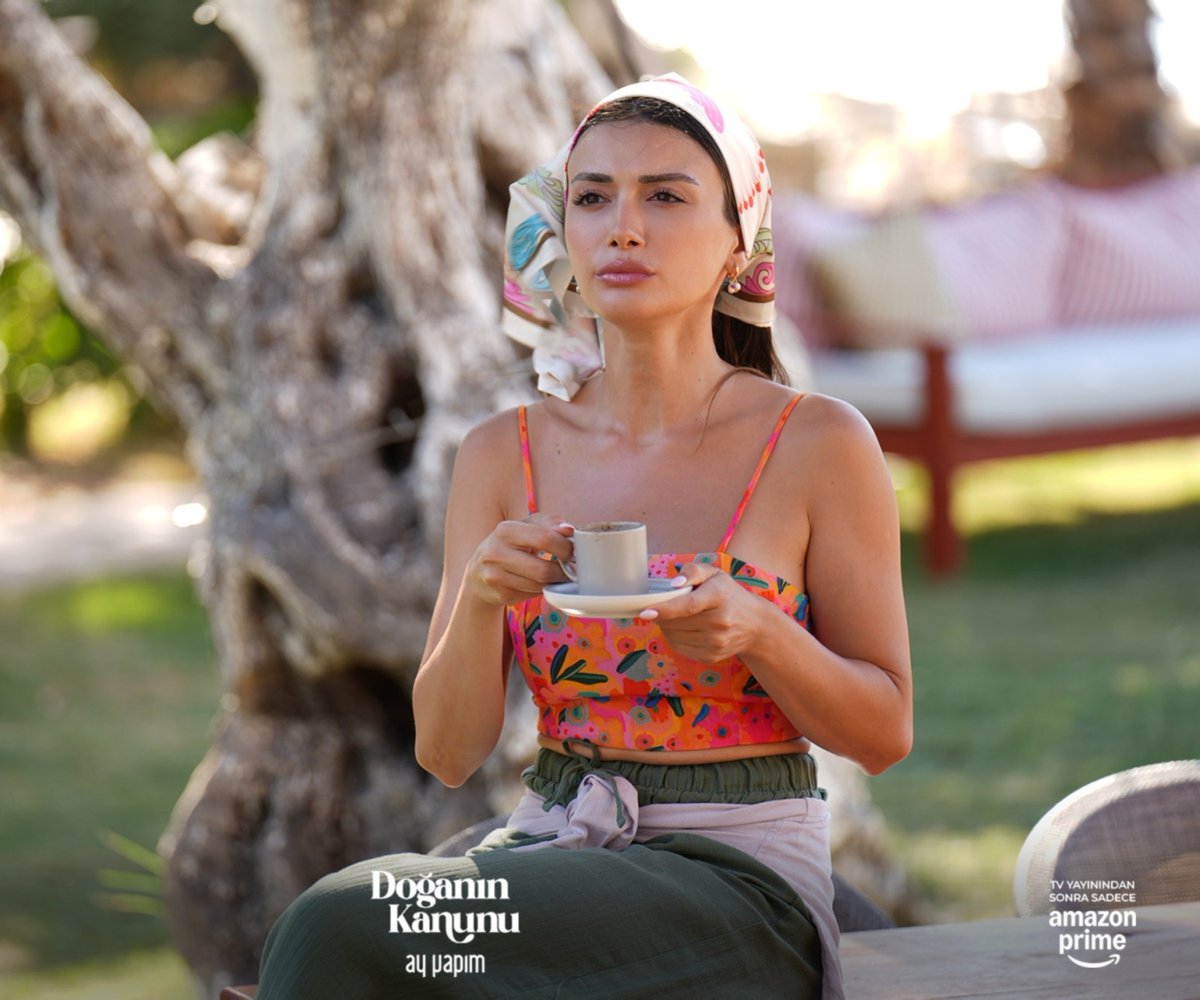 ozgeyetkinlik's tweet photo. 📸| #DoğaninKanunu 8. bölümden Doğa ✨

#ÖzgeYağız https://t.co/PfNwg4WtCC