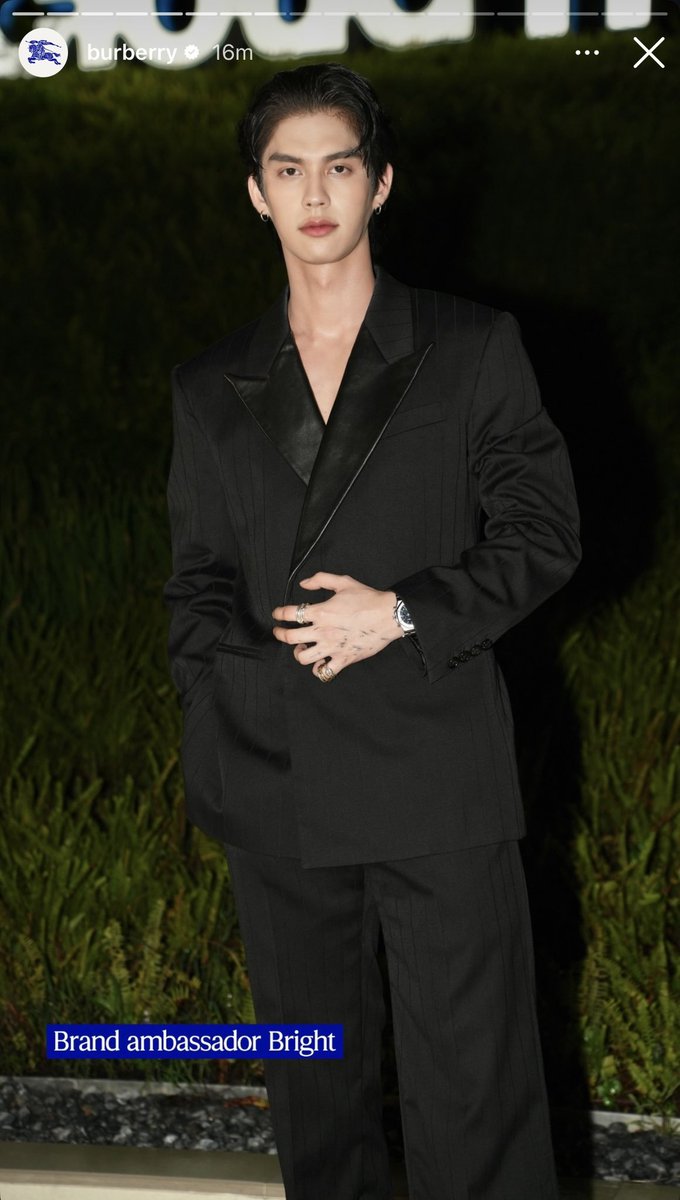 dfkdkw's tweet photo. นี่ถ้าไบ๊ไปงานแต่งญาญ่าใส่สูทพอดีตัว เซ็ทผมเปิดหน้าผากแบบนี้ไปงานน่ะ เพื่อนญ่าจะแสดงอาการขนาดไหนนิ ขนาดฮีมาในลุคทรงเท่ๆ หน้าสด เพื่อนญ่ายังไหว้ในความหล่อของฮีเลย5555

ปล.ชอบไบร์ทในลุคทรงนี้อ่ะ มีความเป็นCEOหนุ่มหล่อไฟแรงสูงมากกกก

#bbrightvc @bbrightvc https://t.co/uutJZXZ0Re