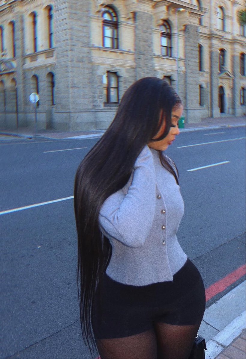 Living_as_lily's tweet photo. Hips don’t lie https://t.co/qf4dn03r5s