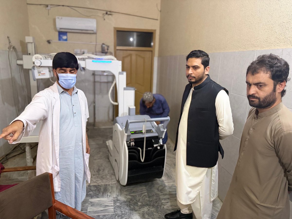 Justtust's tweet photo. Deputy Commissioner Killa Saifullah visited the DHQ Teaching Hospital solarization scheme under the BSDI. He reviewed progress, technical aspects and quality standards, directing timely completion to ensure uninterrupted power and improved healthcare services. https://t.co/LxVdNFZzqw
