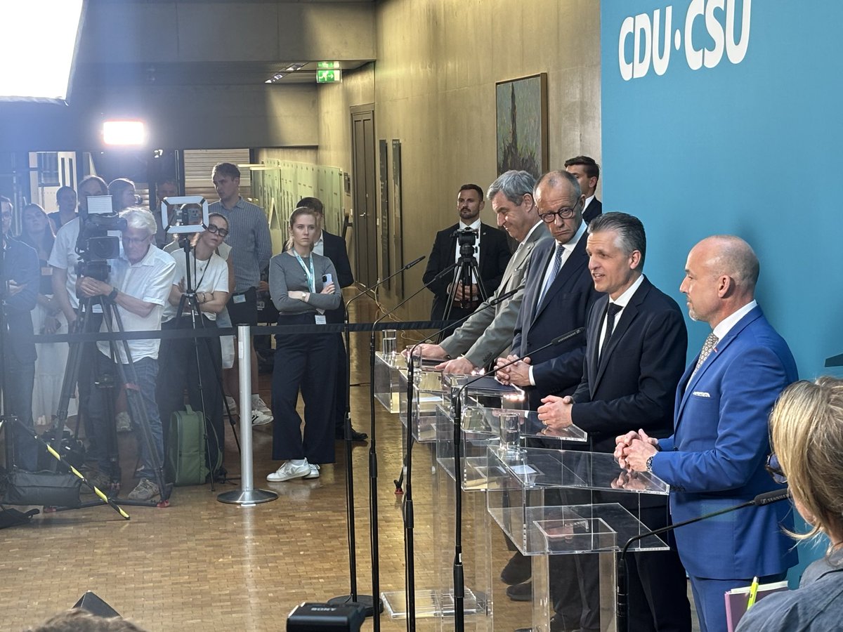 Daniel Sturm tweet media