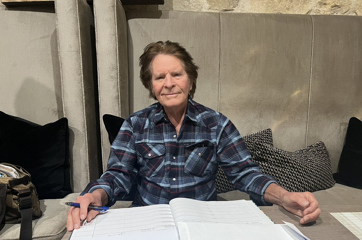 John_Fogerty's tweet photo. A flashback to the day I signed the paperwork that finally brought my songs back. It was a very very special day when that happened… https://t.co/pvj3Rox7bO