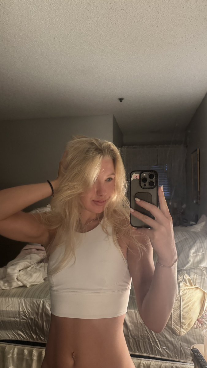 Big Brat Bella tweet media