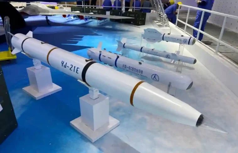 ChinaTimesX's tweet photo. 🚨🇨🇳🇹JUST IN:

China surprises the United States.

China sends a large number of missiles to Iran.
China supports Iran under all circumstances. https://t.co/C6MbnBsDH3