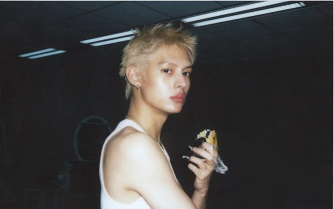 blume_jamess's tweet photo. James in polaroid https://t.co/U7vb9j5X37