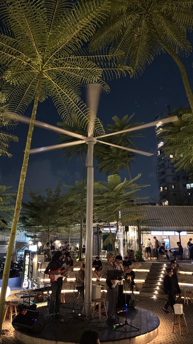 chalvinmanik's tweet photo. Ada yang di sini ? https://t.co/48OxA0FJwn