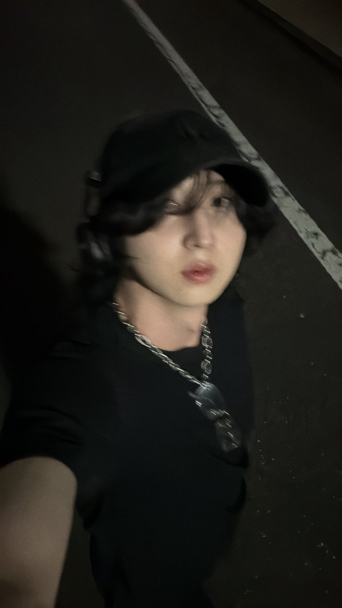 goodpluck_ibuki's tweet photo. 明日はワンマンライブ前日
大事に過ごす👊 https://t.co/9nErT2uMbG