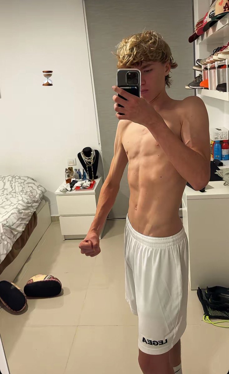 baitboysof tweet picture