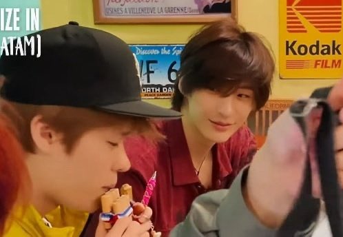 halulla2119's tweet photo. 차뇽이가 칠레에서 선물 고르기할때
소이횽 맘에 드는지 계속 확인하던거 생각남🥹 https://t.co/uIMG1sW6Pv
