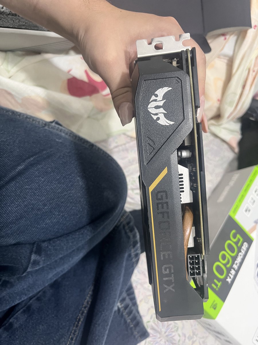 _bunnypink_'s tweet photo. 𓍢ִ໋ 🌸 Oiii, amigos ♡

Estou vendendo a placa de video do meu namorado, uma GTX 1660 Super 6GB (1 ano e pouquinho de uso) por R$ 1.000,00. ✨

Se puderem dar RT ou deixar um like para alcançar mais gente, eu agradeço de coração. 🩷 https://t.co/zoXLiTIAZ0