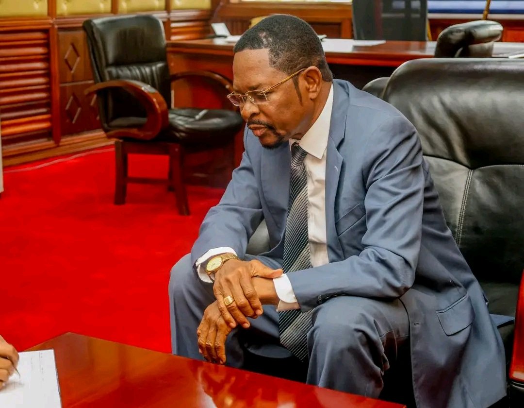omwambaKE's tweet photo. Senate Majority Leader Aaron Cheruiyot and Minority Leader Stewart Madzayo have jointly  sponsored The Elections Laws Amendment Bill 2026 that seeks to remove the legal requirement compelling IEBC to livestream election results from polling stations. https://t.co/K60du7jYn8