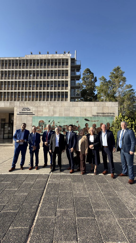AndresOjedaOk's tweet photo. Visitando la Universidad Hebrea de Jerusalem, un socio estratégico que el gobierno uruguayo eligió perderse. https://t.co/Bf24Th736V