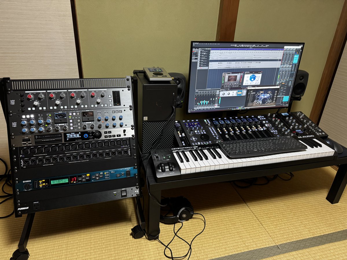 Kusumiaki's tweet photo. 一畳半のDTMスタジオ。 https://t.co/PZPKrUvorn