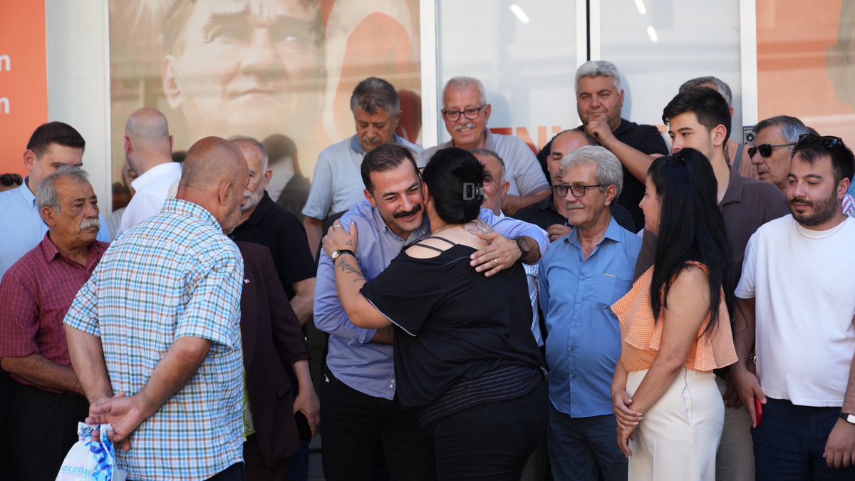 YeniPartiEsEs's tweet photo. Yeni Partimizin Eskişehir İrtibat Bürosunu Şair Fuzuli Caddesinde açtık. 

CHP’nin seçilmiş tüm ilçe başkanlarının da istifa ederek Yeni Parti saflarına katılmasıyla birlikte, Eskişehir’de demokrasiye, örgütlü mücadeleye inanan kadrolar olarak yeni bir yola çıktık.

@avtalatyalaz https://t.co/FhWLYj5oU8