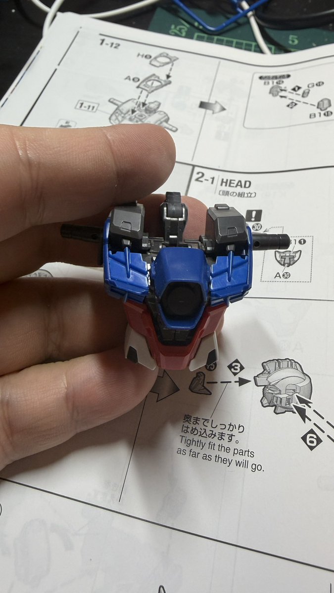 kuronokishi's tweet photo. ここまで。コクピット周りとバルカン部だけで小一時間。
本当にゆっくりだけど丁寧に作って行きます。 https://t.co/EmkylXaK7I